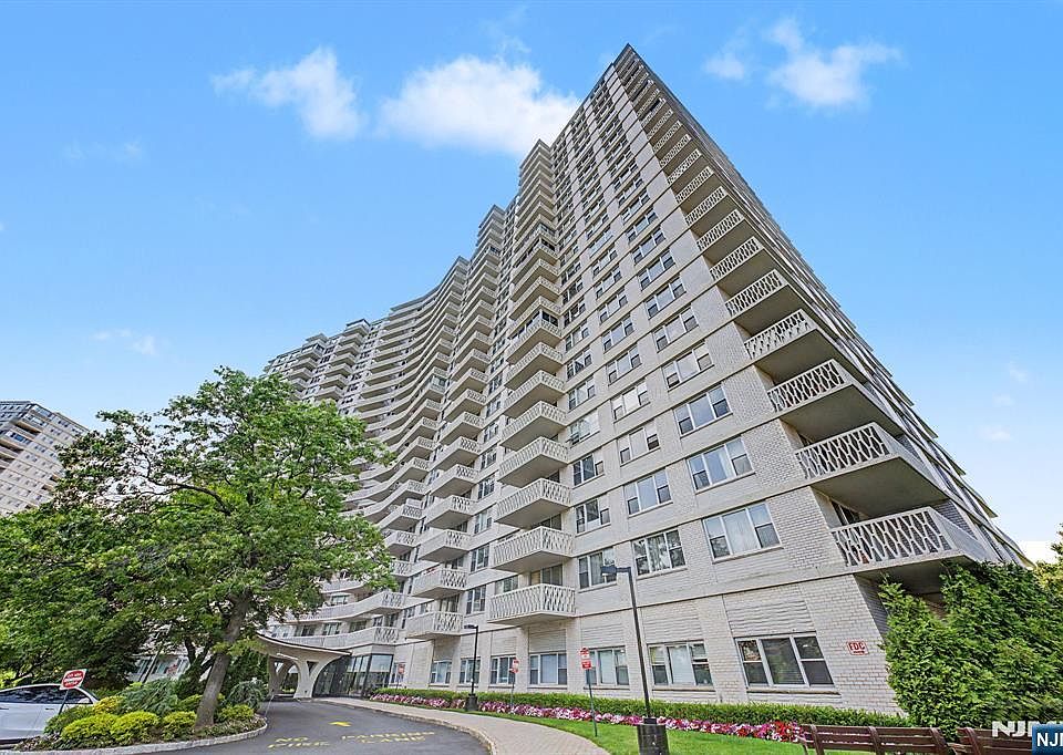 1st image of 2000 Linwood Avenue #10R