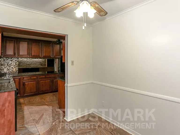 101 Highland Oaks Dr — Photo 15