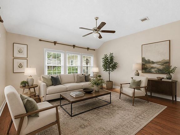 4th image of 1603 Plantation Dr