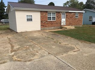 317 W Midland St, Poplar Bluff, MO 63901