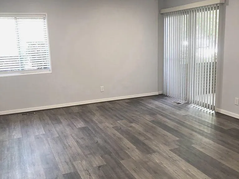 29 Stonehenge Cir #1 — Photo 5