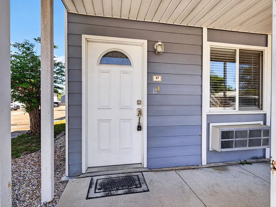 1664 Beach Blvd #37