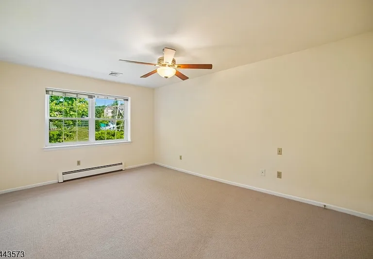 29 Coachlight Dr — Photo 17