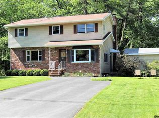16 Collamer Dr, Malta, NY 12020