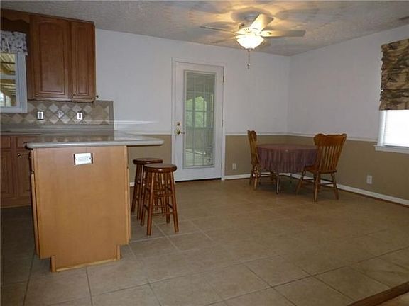 2nd image of 208 Riverwood Dr