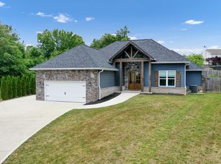 1109 Spruce Hollow Ln, Powell, TN 37849