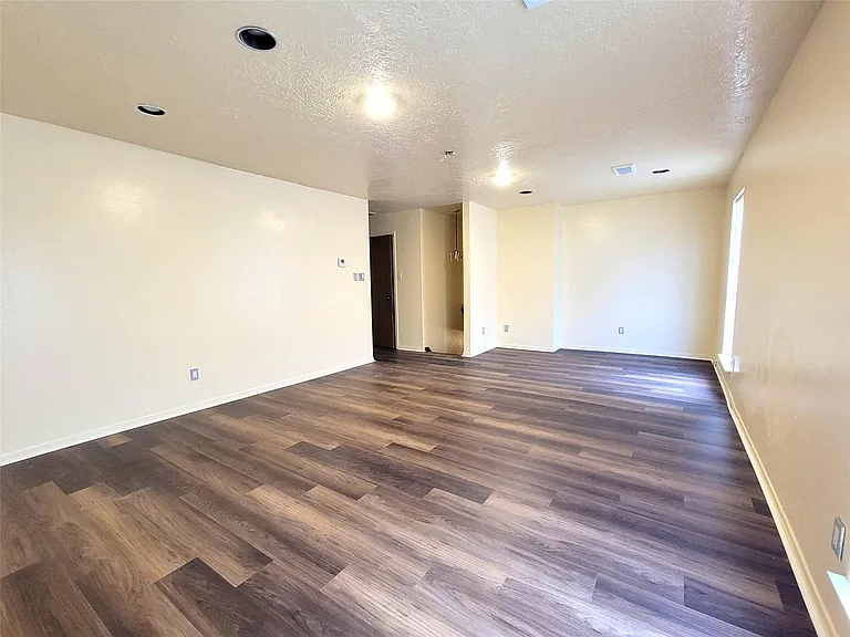 12811 Stillington Dr — Photo 23