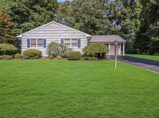 37 Rolling Rd, Miller Place, NY 11764