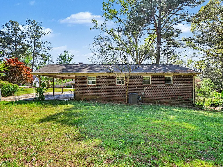 3670 Goodwin Rd — Photo 16