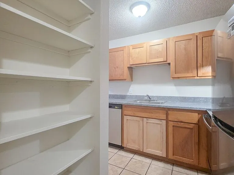 17150 SW Heritage Ct #128 — Photo 9