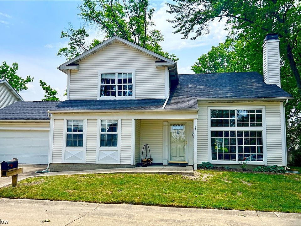 1st image of 34660 Oak Tree Dr #4