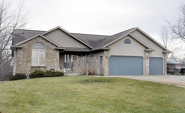 1st image of 1826 S Pratt Lake Dr