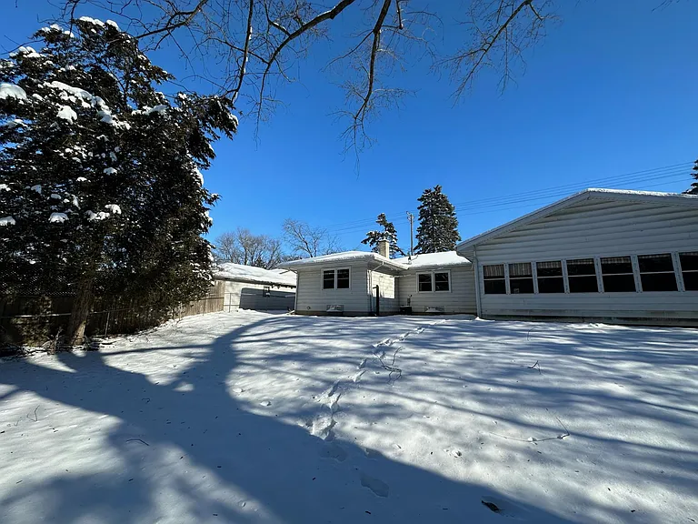 1612 Park St — Photo 9