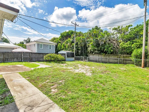 206 Pershing Way, West Palm Beach, FL 33401