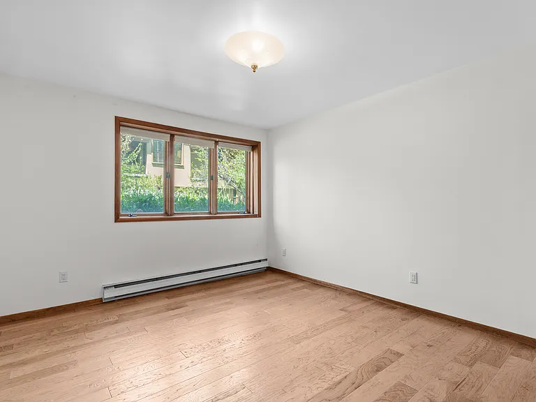 144 Fairway Dr — Photo 8