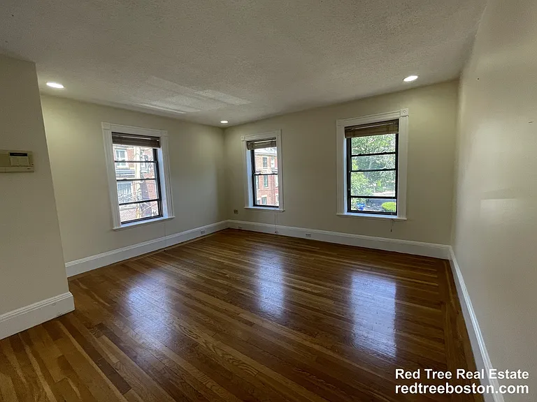 12 Dean Rd #3 — Photo 3
