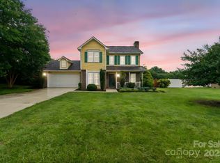 105 Carmel Hills Dr, Gastonia, NC 28056