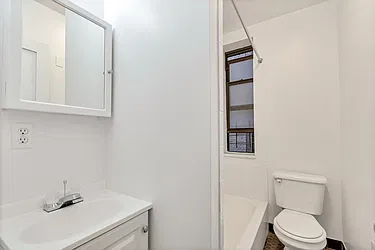 Rented by Pistilli Realty Group