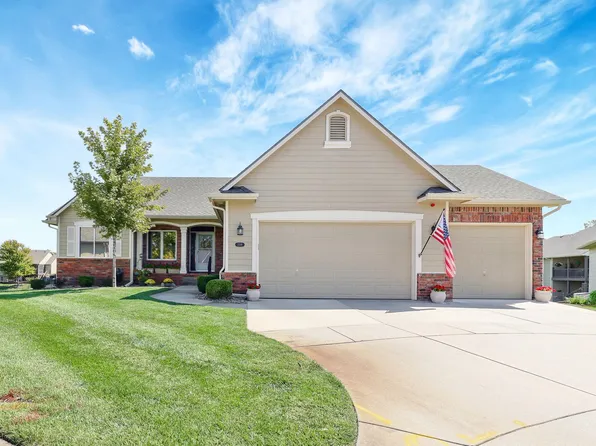 2319 N Lakeway Ct, Wichita, KS 67205