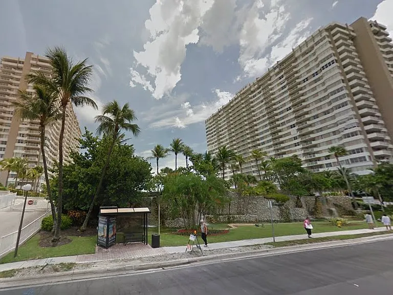 1980 S Ocean Dr #1 — Photo 2