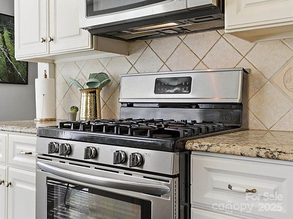 2nd image of 4002 Windward Dr