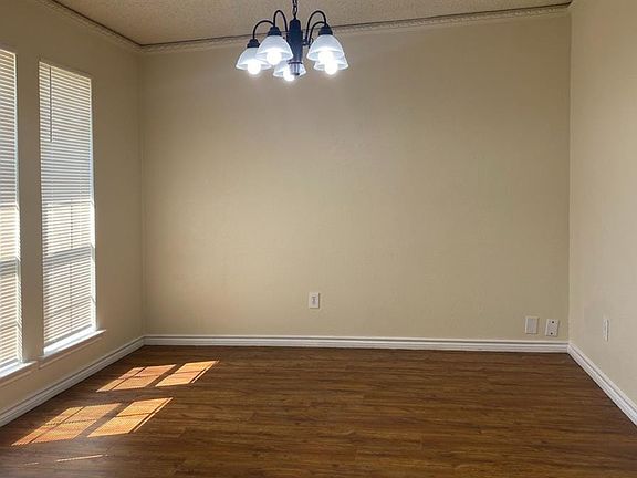 5th image of 1605 Willow Crest Dr