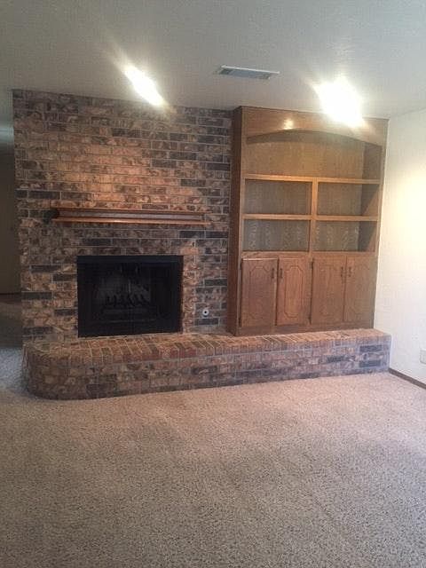 Living Room with gas fireplace