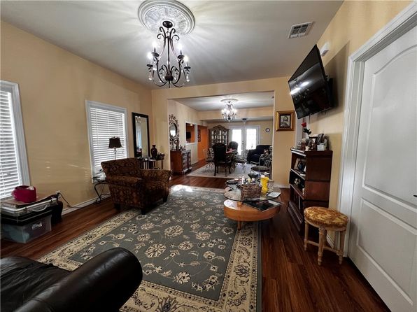 304 Peter St, Alice, TX 78332