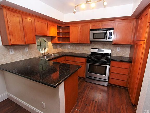 4th image of 698 S Berendo St APT 102