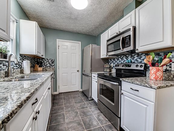 5th image of 2521 Hammond Ln