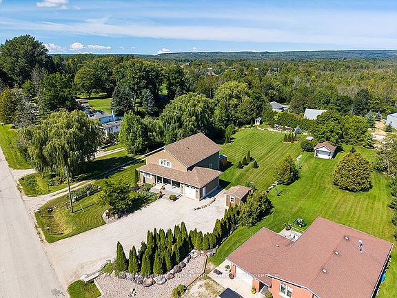 3rd image of 226083 Centreville Rd