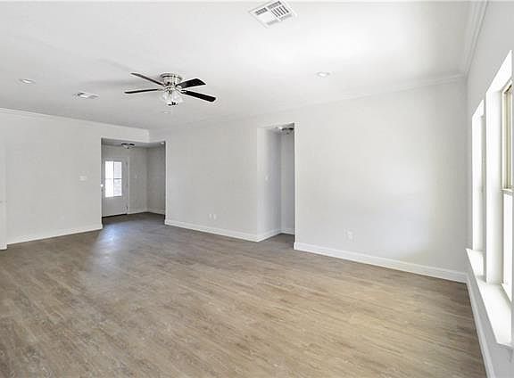 2nd image of 2805 Lloyds Ave