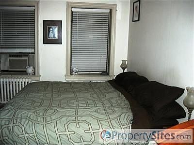 4th image of 10 Nosband Ave APT 1J