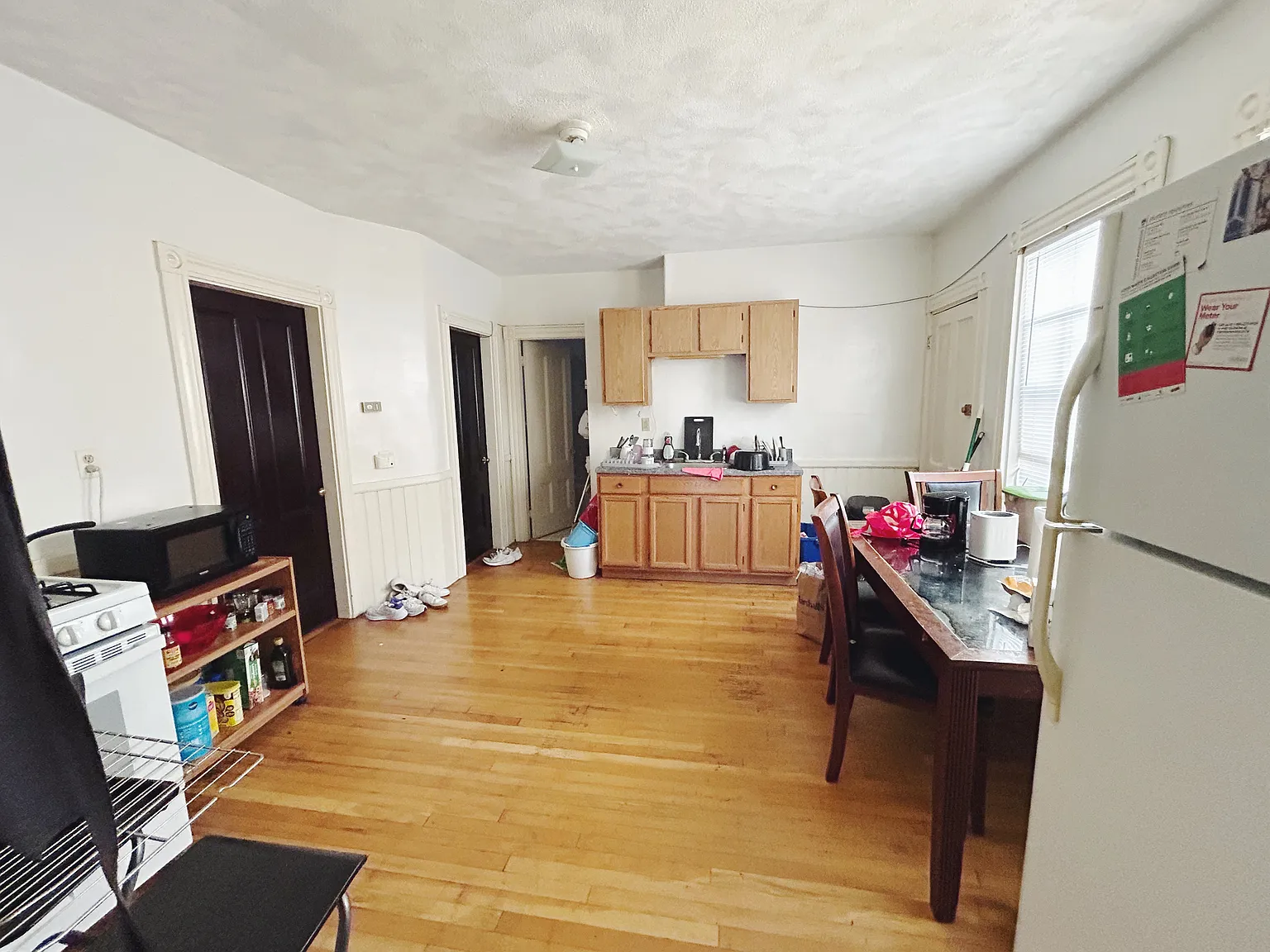 3 bed, 1200 sqft, $1,100 — Photo 4