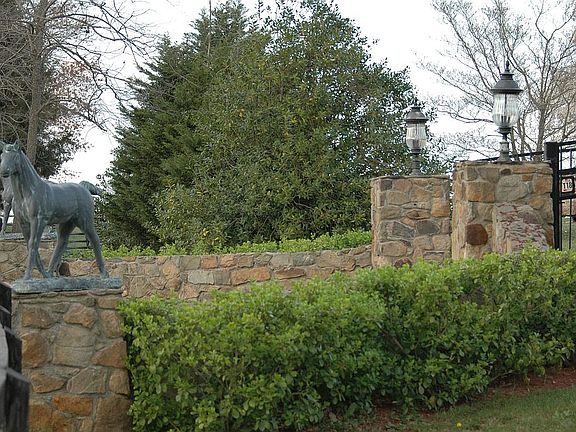 3rd image of 24556 James Monroe Hwy