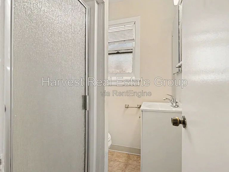 22284 Mission Blvd — Photo 12