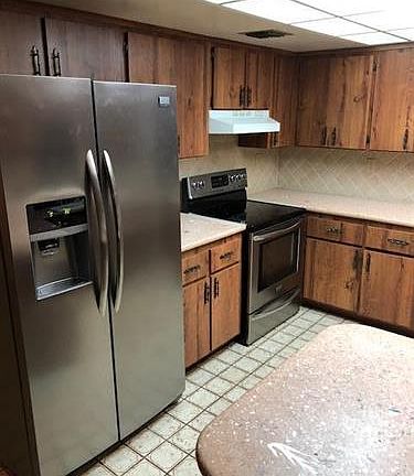 3rd image of 1098 SE Damask Ave