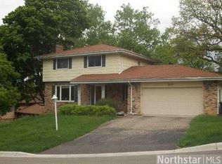 9119 Forest Hills Cir, Bloomington, MN 55437