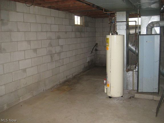 5th image of 780 W High St