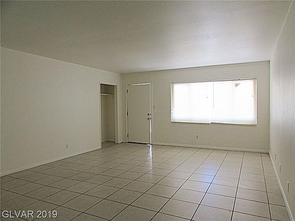 2nd image of 1908 Rexford Dr
