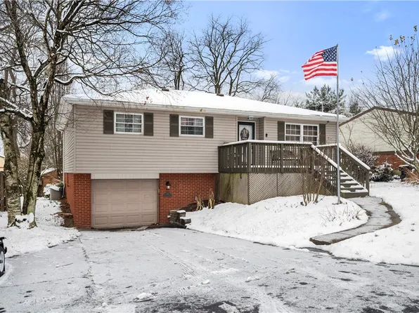 712 Lafayette Dr, Clairton, PA 15025