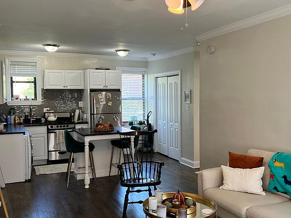 5th image of 3839-41 N Greenview Ave #2