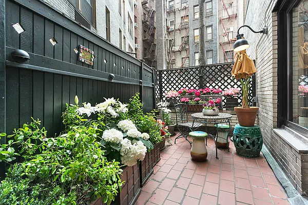 Sold by Corcoran | media 12