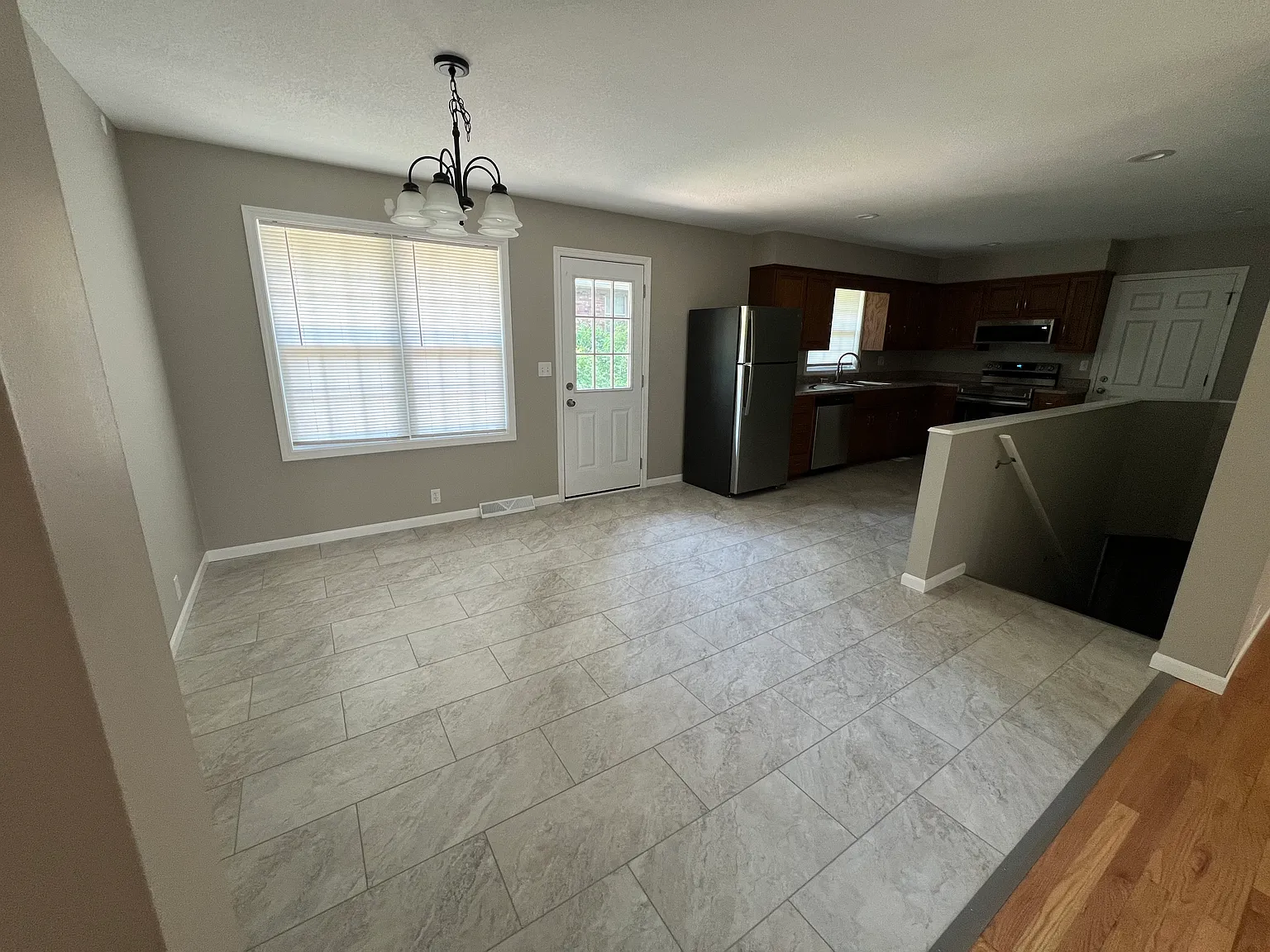 2 bed, 1472 sqft, $1,400 — Photo 4