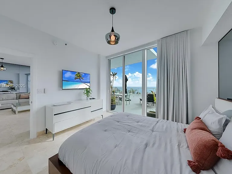 6515 Collins Ave #605 — Photo 9