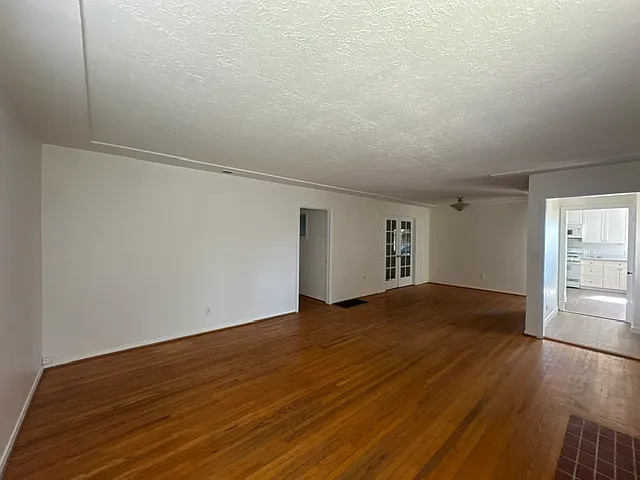 4 bed, 1576 sqft, $4,450 — Photo 3