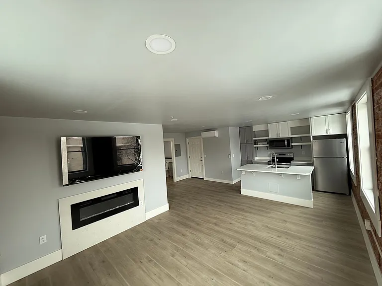 19 SW Dorion Ave — Photo 10