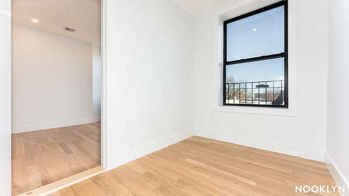 Rented by Nooklyn NYC LLC | media 11