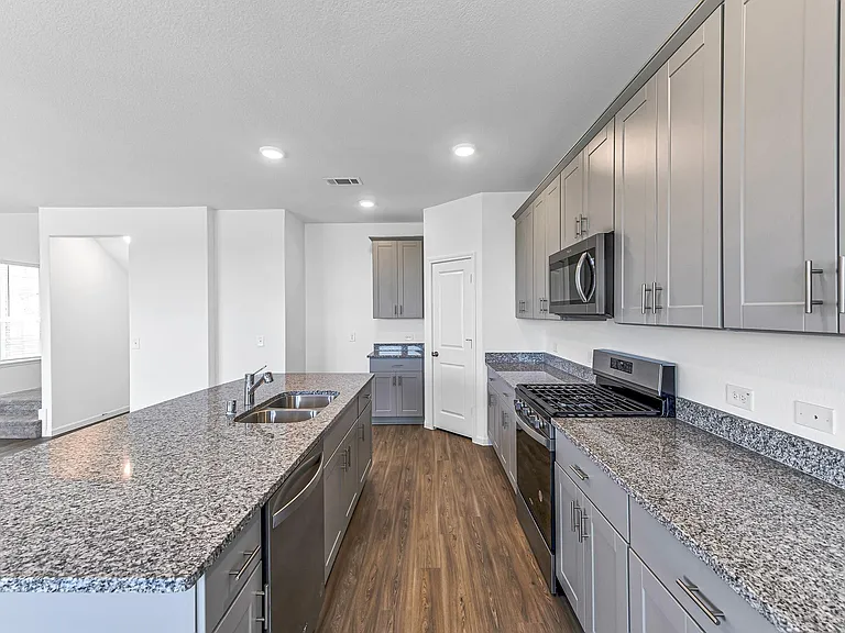 1029 Laguna Cove Dr — Photo 12