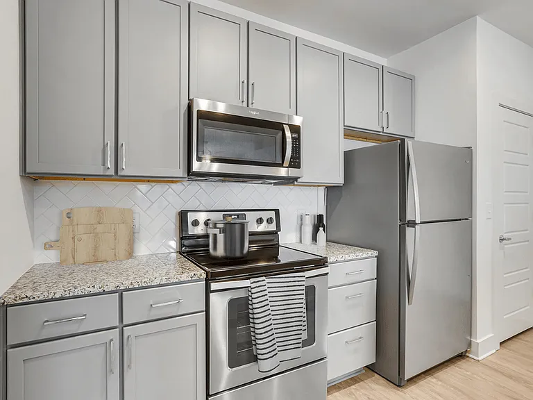 The Darby Apartments — Photo 33